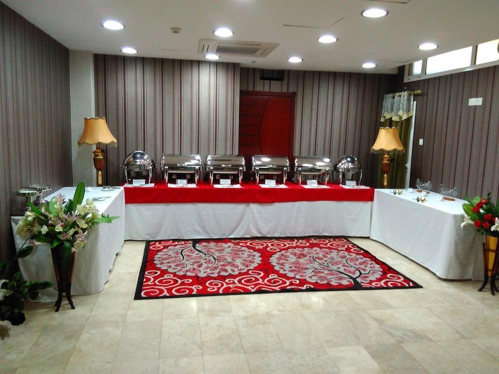 Pioneer Hotel Apartments Muscat Exterior foto