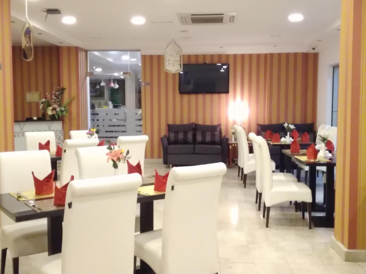 Pioneer Hotel Apartments Muscat Exterior foto